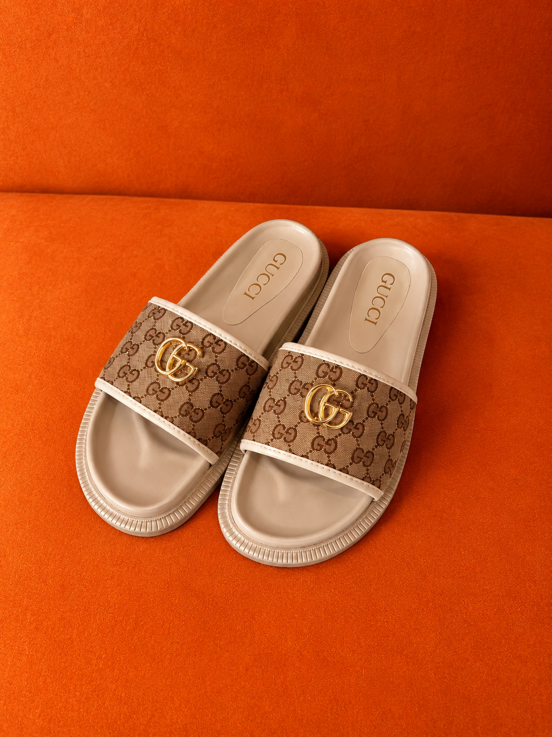 Γυναικείες παντόφλες Gucci