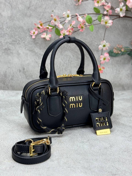 Γυναικεία τσάντα Miu Miu